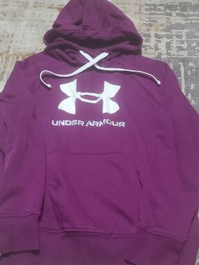 UA sweatshirt